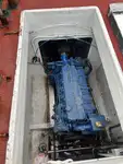 Tàu làm việc để bán