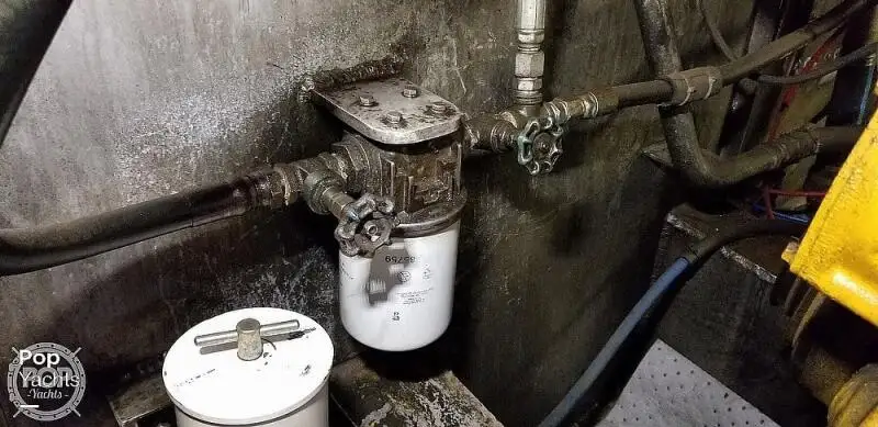 Tàu kéo lưới để bán