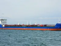 Tàu chở nhiên liệu để bán
