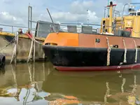 Tàu dẫn đường để bán