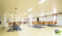 Sà lan chở người để bán