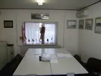 Sà lan để bán