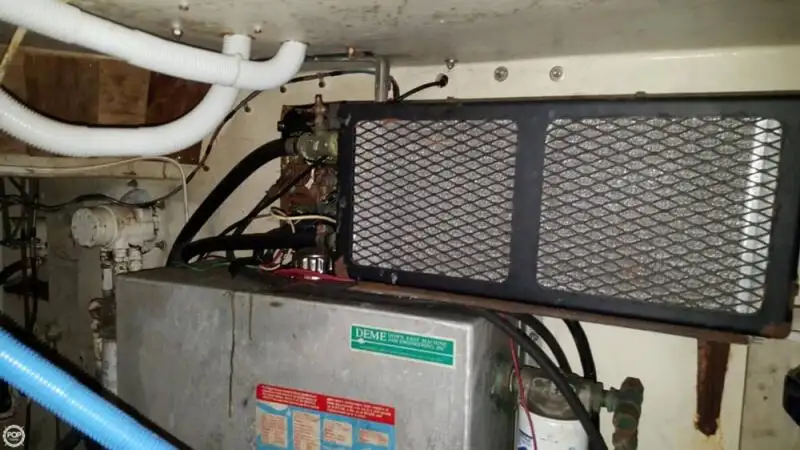 Tàu kéo lưới để bán