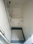 Tàu chở thủy thủ đoàn để bán