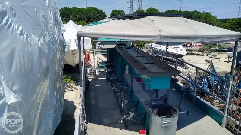 Tàu container để bán