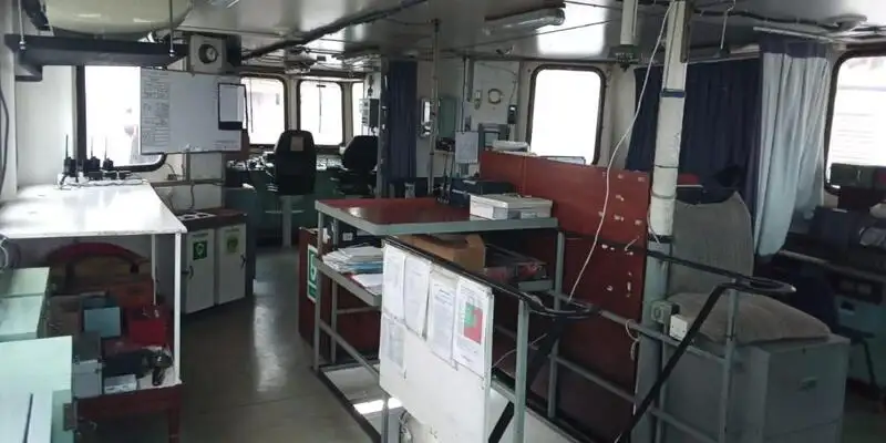 Tàu kéo để bán