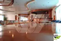 Sà lan chở người để bán
