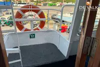 Tàu du lịch để bán