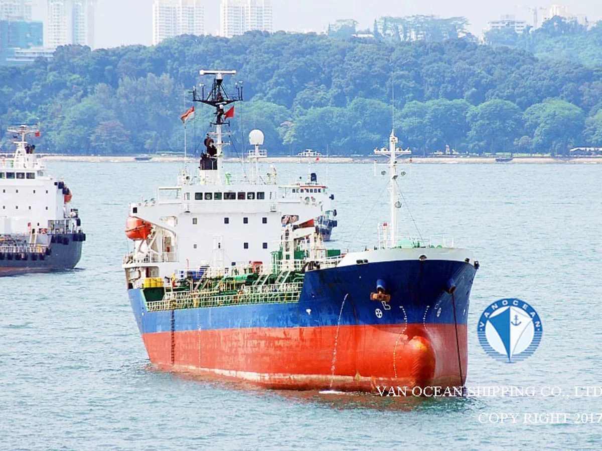 Tàu chở dầu/hóa chất để bán
