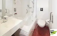 Tàu phà để bán