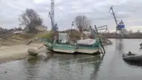Tàu nạo vét để bán