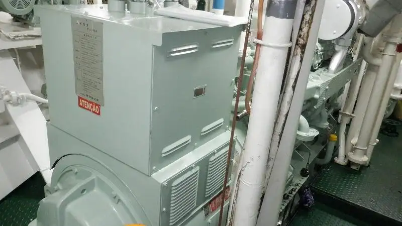Tàu câu dài để bán