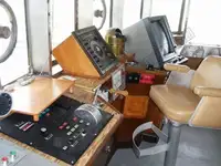 Tàu kéo để bán