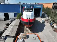 Tàu kéo để bán