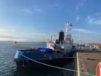 Tàu kéo để bán