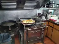 Tàu kéo lưới để bán