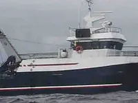 Tàu kéo lưới để bán