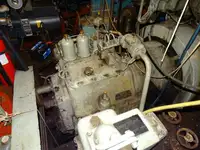 Tàu làm việc để bán