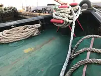 Tàu kéo để bán
