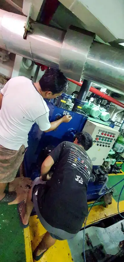 Tàu đổ bộ, chở hàng để bán