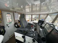Tàu làm việc để bán