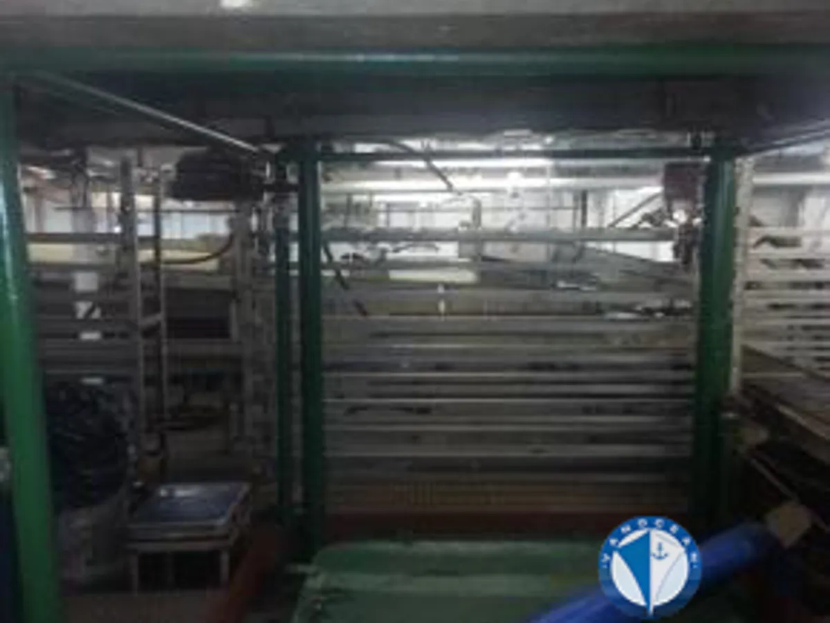 Tàu kéo lưới để bán
