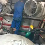 Tàu chở thủy thủ đoàn để bán