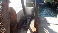 Tàu kéo lưới để bán