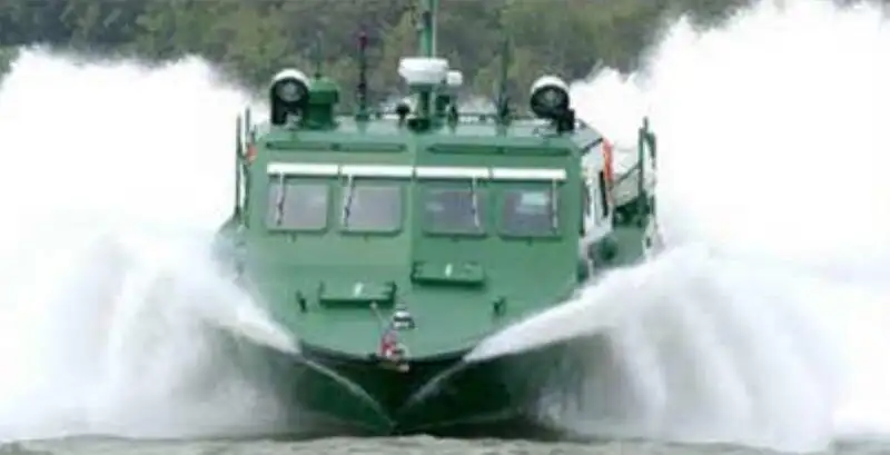 Tàu tuần tra để bán