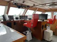 Tàu du lịch để bán