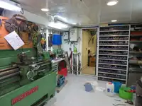 Tàu lưới vây để bán