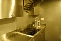Tàu chở thủy thủ đoàn để bán