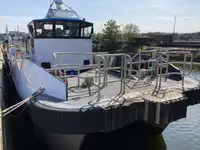 Tàu container để bán