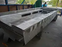 Tàu làm việc để bán