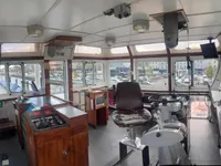 Tàu kéo để bán