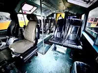 Tàu chở thủy thủ đoàn để bán