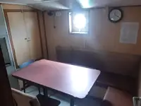 Tàu kéo để bán