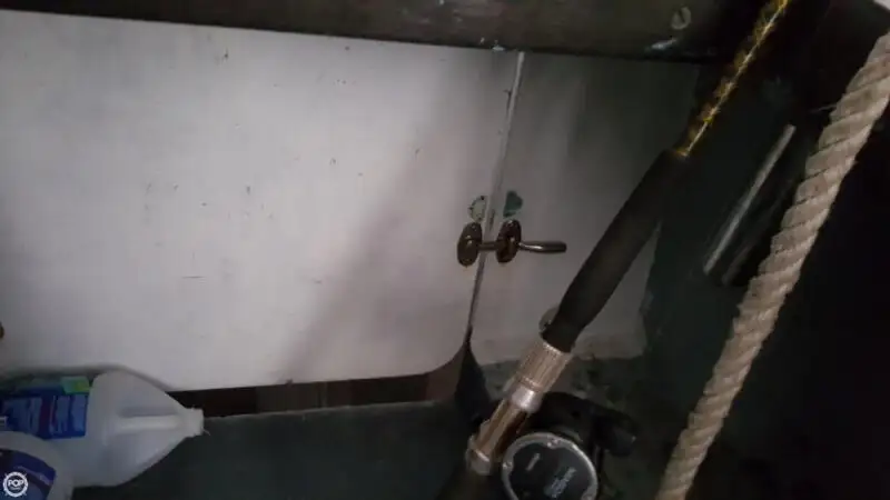 Tàu kéo lưới để bán