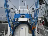 Tàu kéo lưới để bán