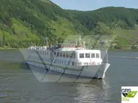 Tàu du lịch để bán
