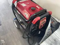 Tàu hai thân để bán
