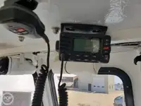 Tàu chế biến cá để bán