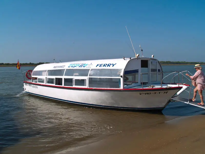 Tàu phà để bán
