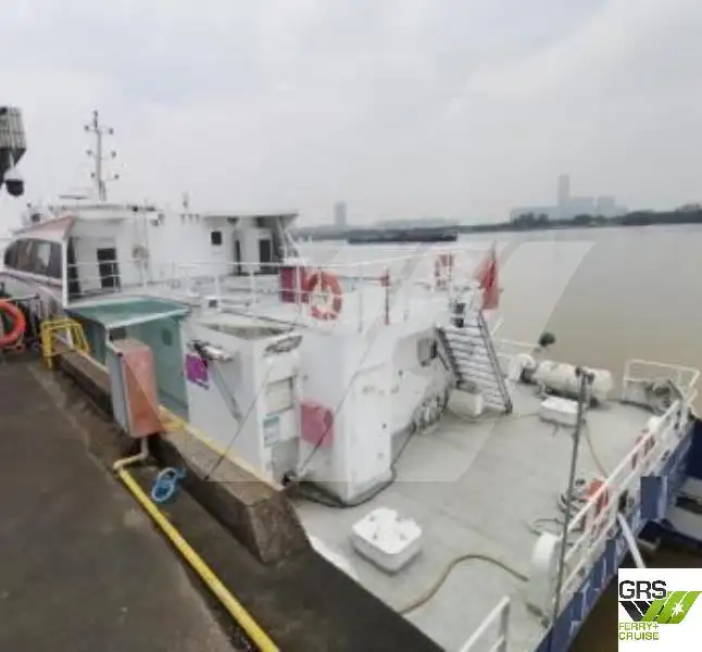 Tàu chở khách để bán