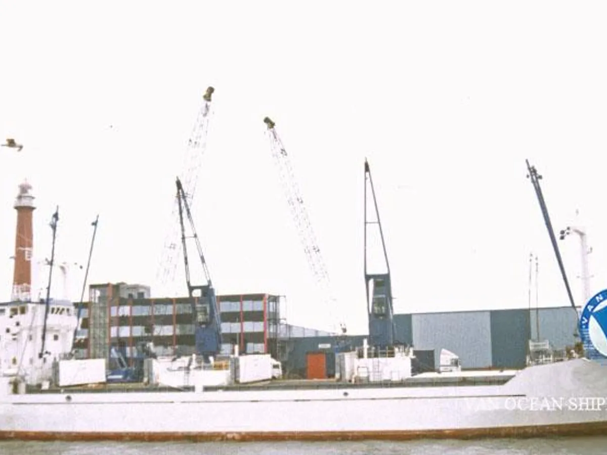 Tàu lạnh để bán