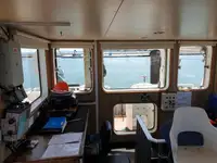 Tàu kéo để bán