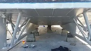 Tàu đổ bộ, chở hàng để bán