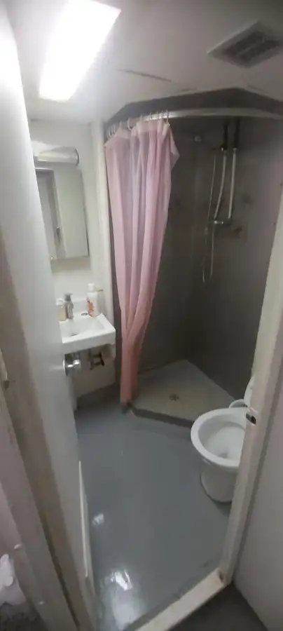 Tàu nghiên cứu để bán