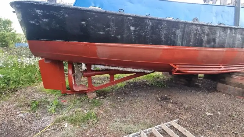 Tàu làm việc để bán