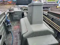 Tàu làm việc để bán